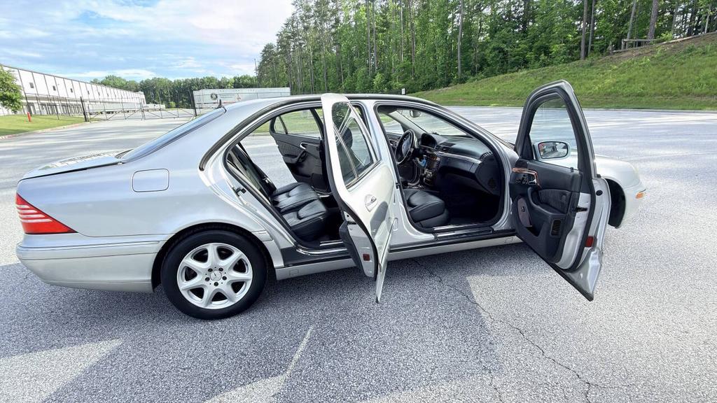 2006 Mercedes-Benz S-Class - $3,800