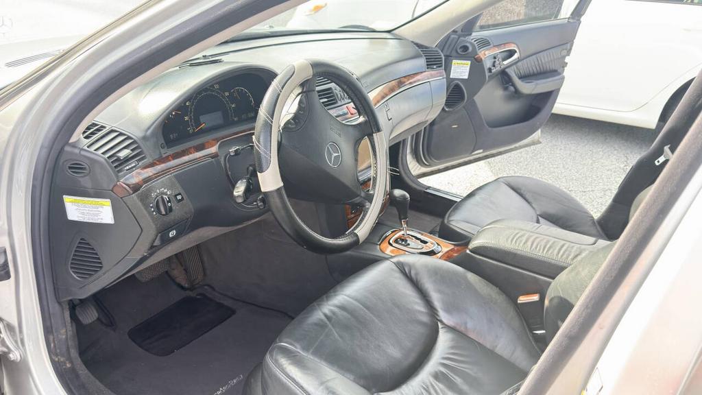 2006 Mercedes-Benz S-Class - $3,800