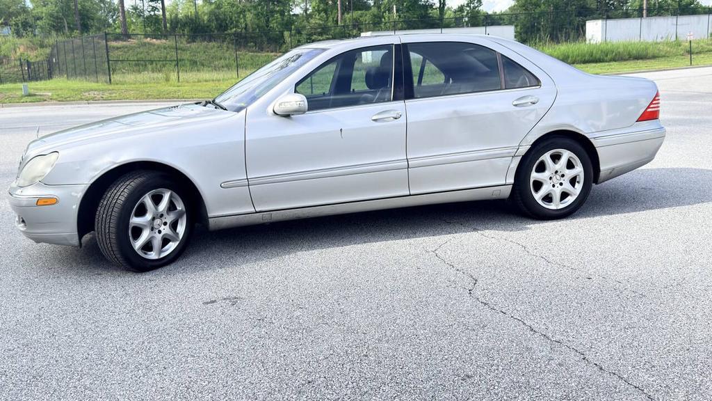 2006 Mercedes-Benz S-Class - $3,800