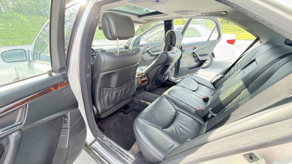 2006 Mercedes-Benz S-Class - $3,800