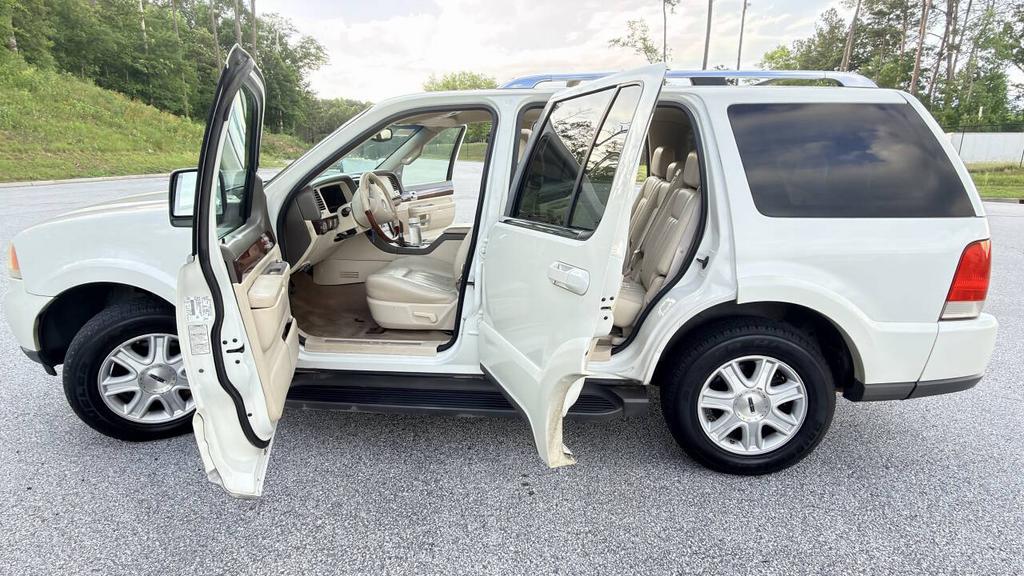 2004 Lincoln Aviator - $3,800