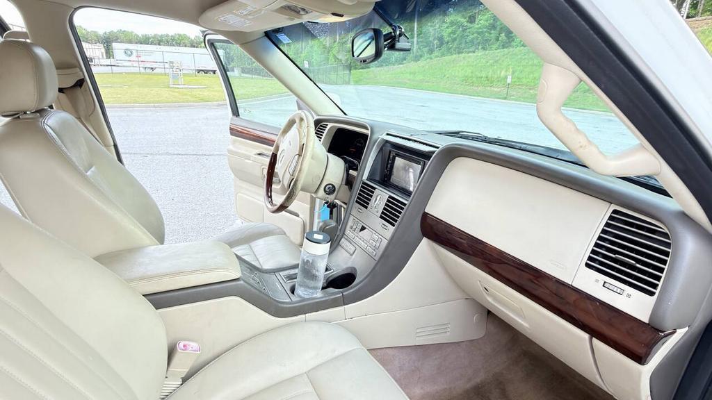 2004 Lincoln Aviator - $3,800