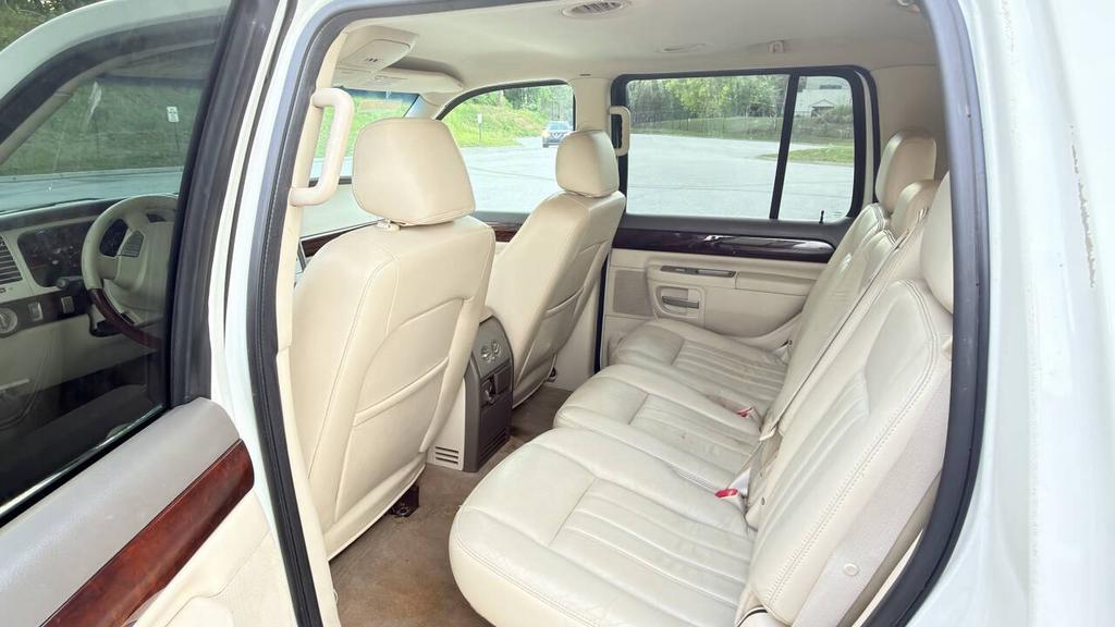 2004 Lincoln Aviator - $3,800
