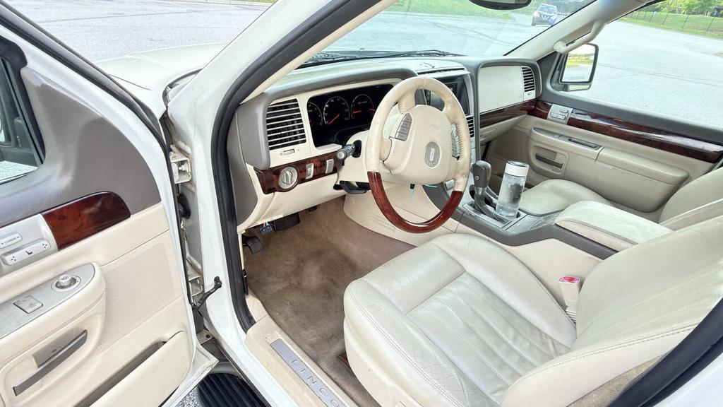 2004 Lincoln Aviator - $3,800