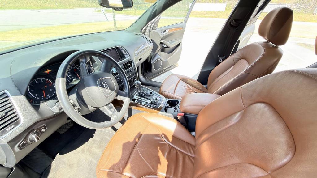 2010 Audi Q5 - $7,500
