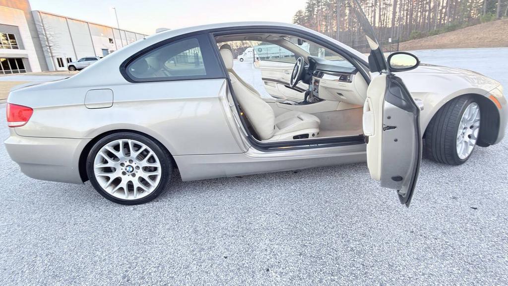 2009 BMW 3 Series - $4,900