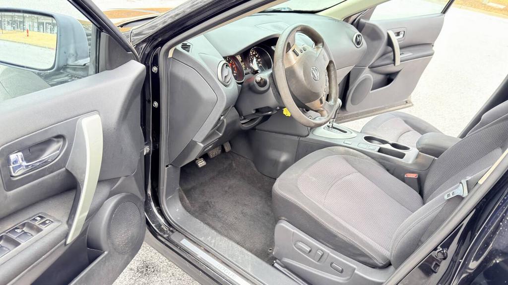 2012 Nissan Rogue - $4,500