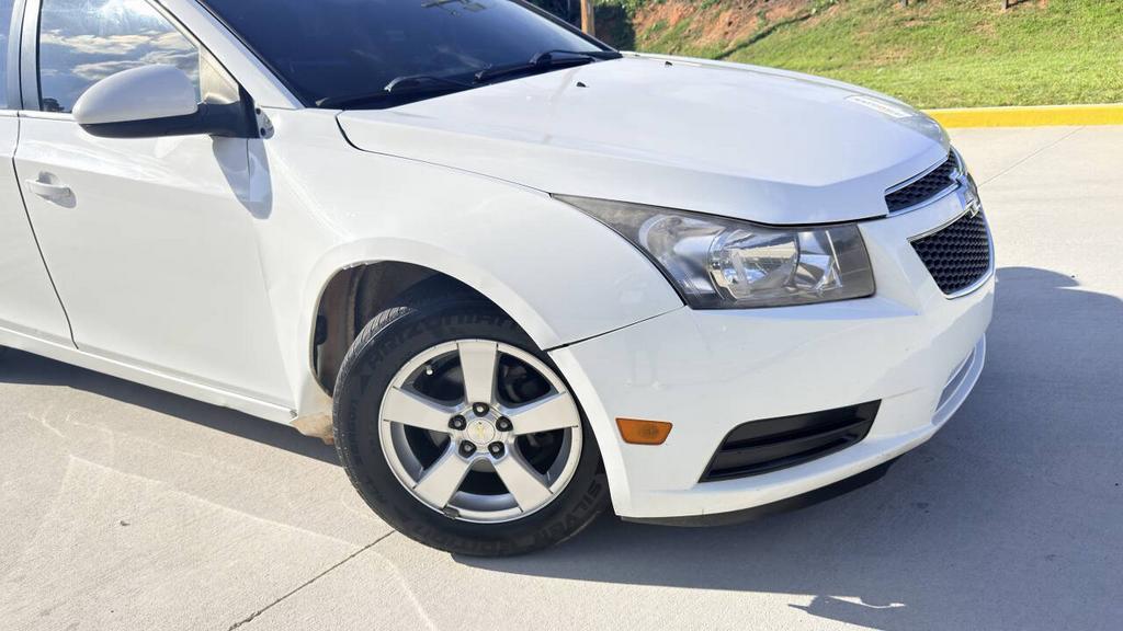 2014 Chevrolet Cruze - $3,500