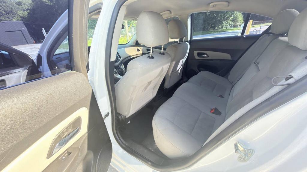 2014 Chevrolet Cruze - $3,500