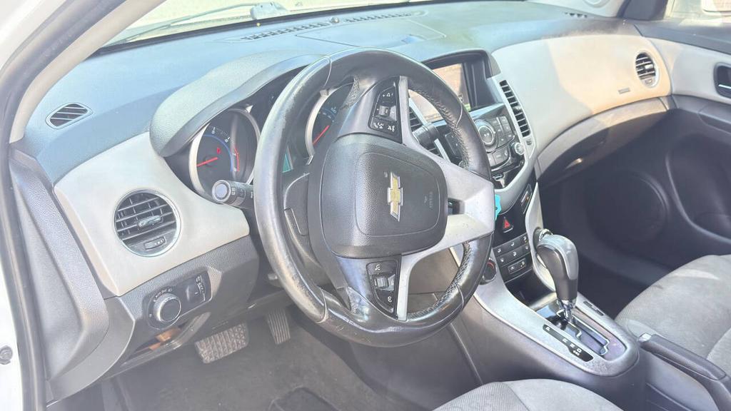 2014 Chevrolet Cruze - $3,500