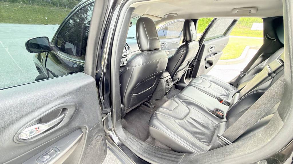 2019 Jeep Cherokee - $5,800