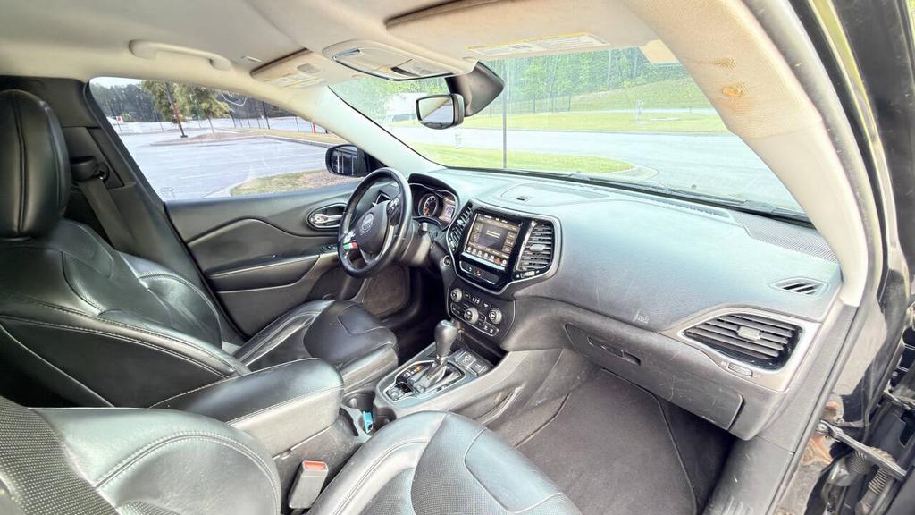 2019 Jeep Cherokee - $5,800