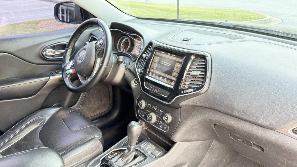 2019 Jeep Cherokee - $5,800