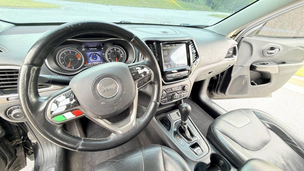 2019 Jeep Cherokee - $5,800