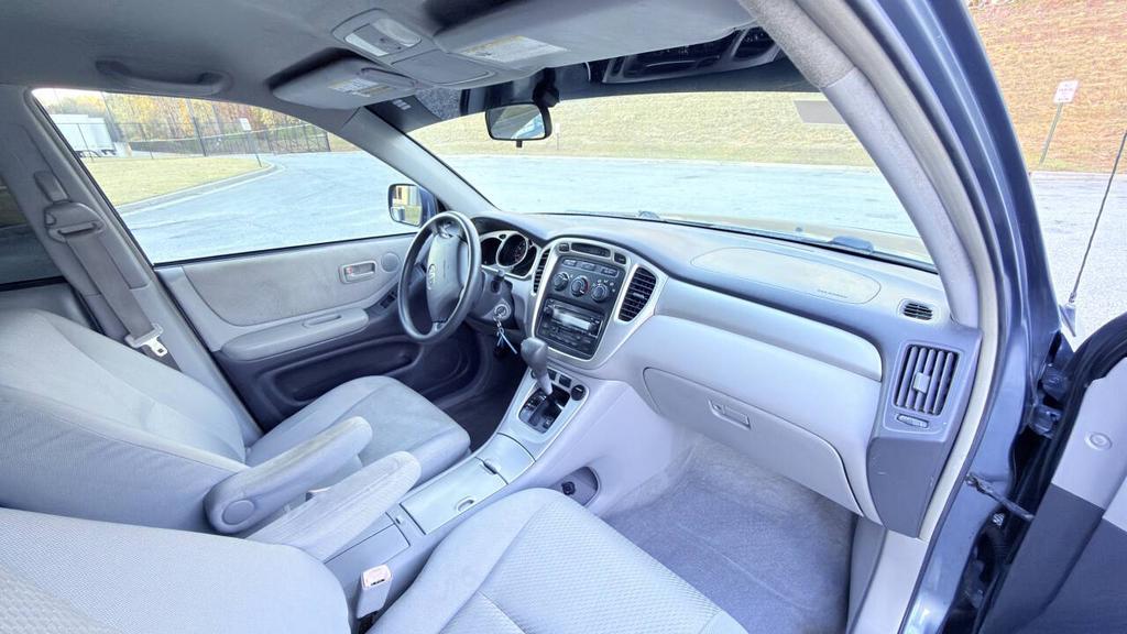2005 Toyota Highlander - $4,900