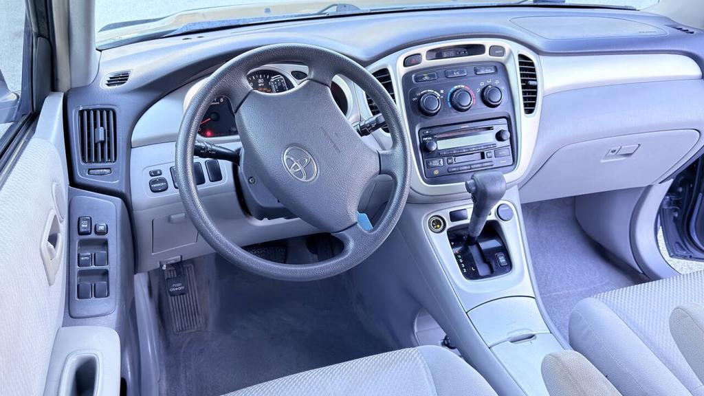 2005 Toyota Highlander - $4,900