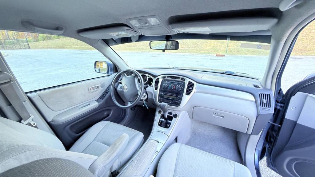 2005 Toyota Highlander - $4,900
