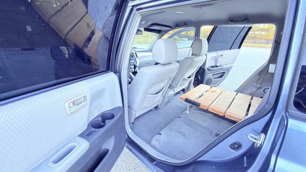 2005 Toyota Highlander - $4,900