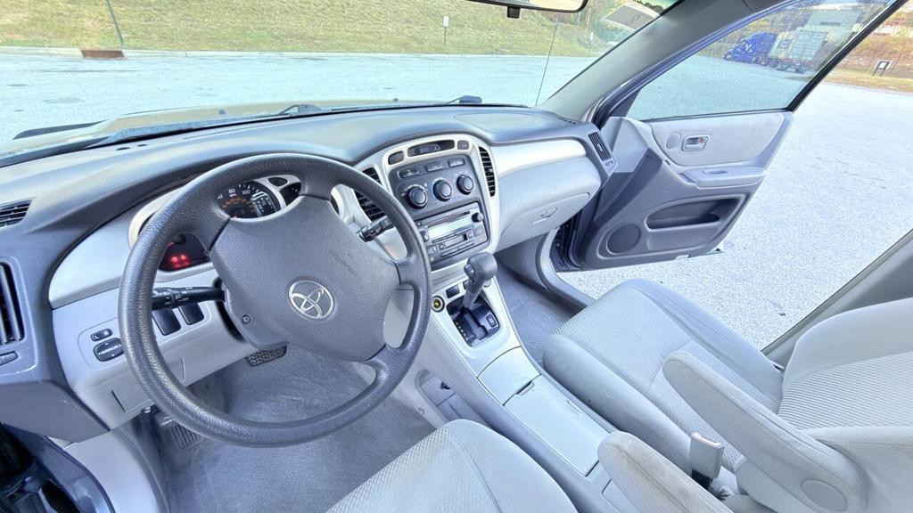 2005 Toyota Highlander - $4,900