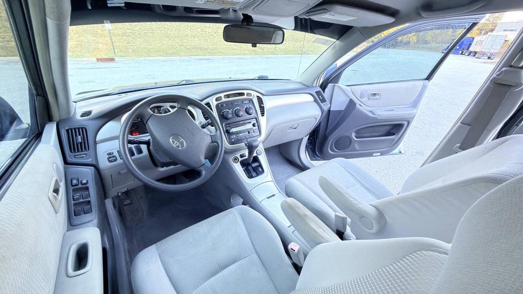 2005 Toyota Highlander - $4,900