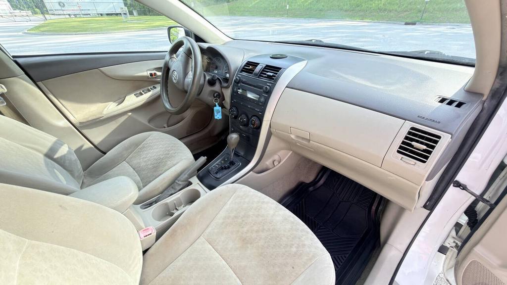 2009 Toyota Corolla - $3,900