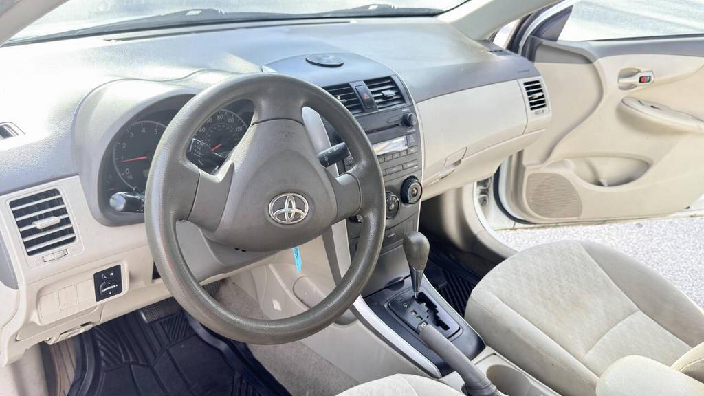 2009 Toyota Corolla - $3,900
