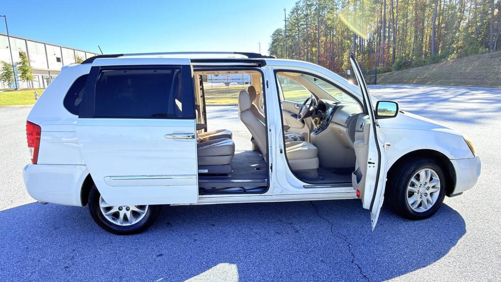 2012 Kia Sedona - $5,500