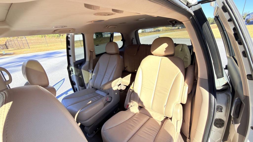 2012 Kia Sedona - $5,500