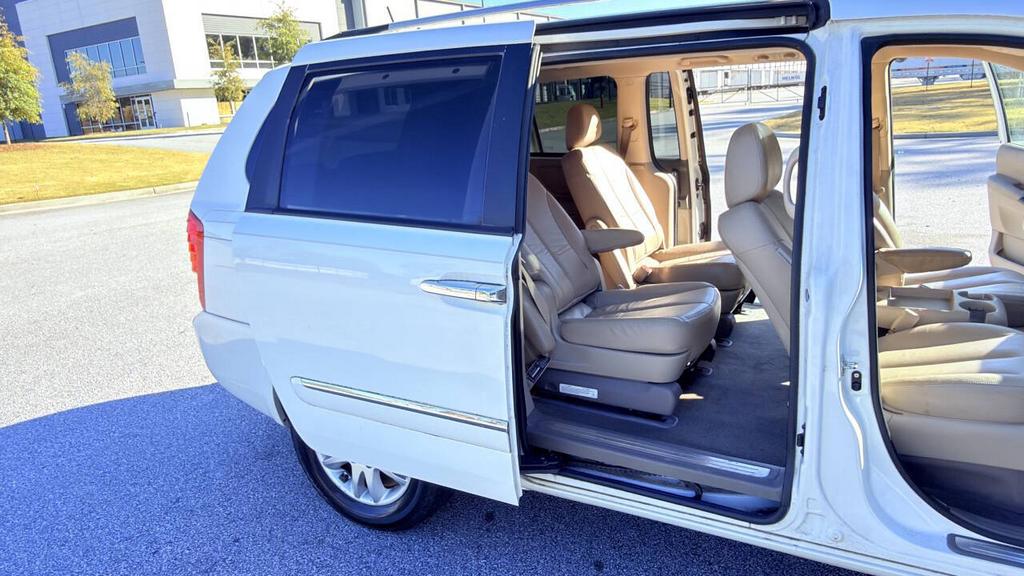 2012 Kia Sedona - $5,500