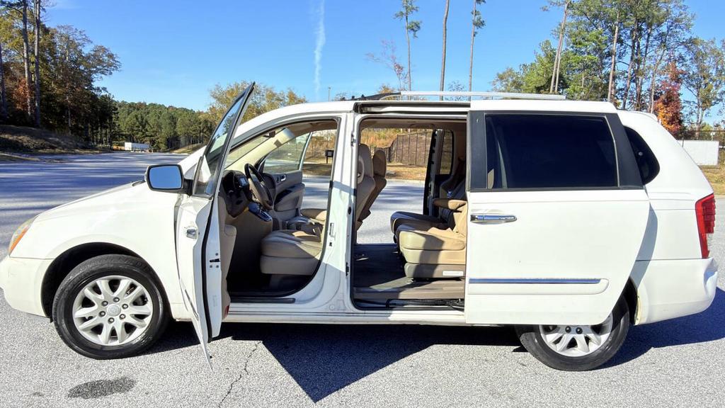 2012 Kia Sedona - $5,500