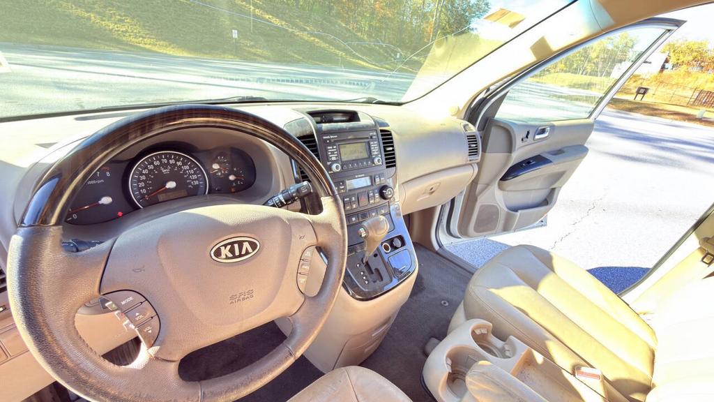 2012 Kia Sedona - $5,500