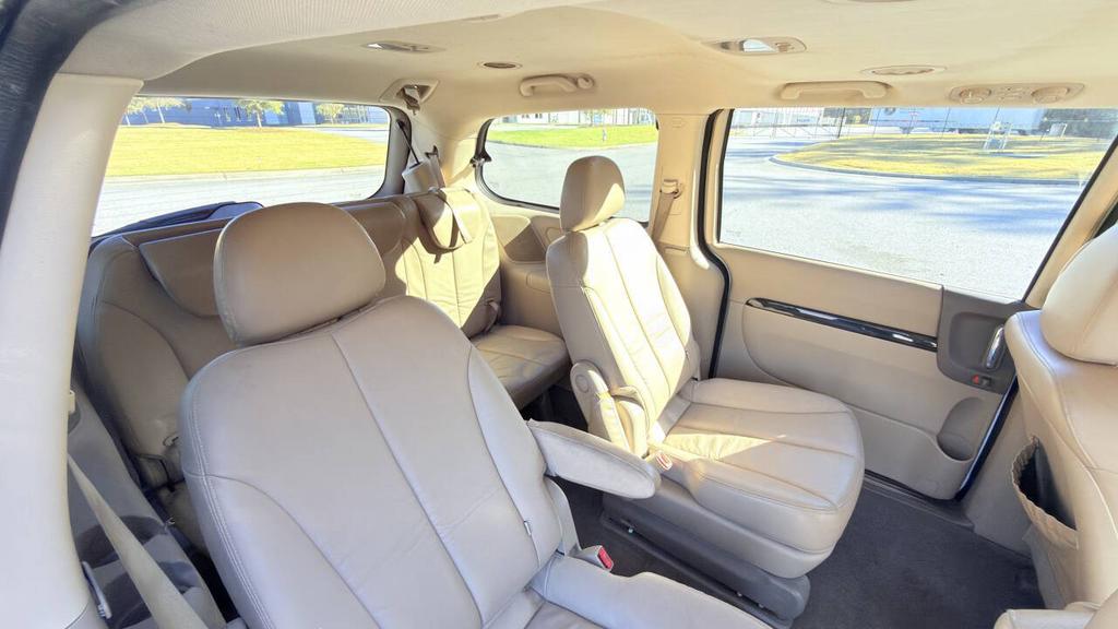 2012 Kia Sedona - $5,500