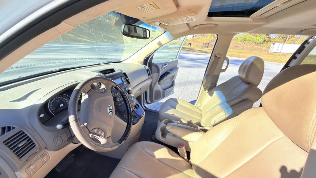 2012 Kia Sedona - $5,500
