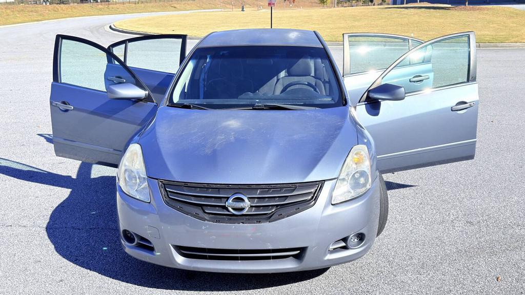 2010 Nissan Altima - $3,500