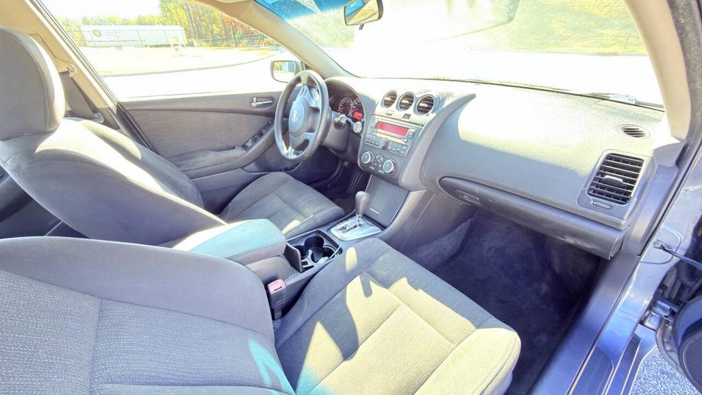 2010 Nissan Altima - $3,500