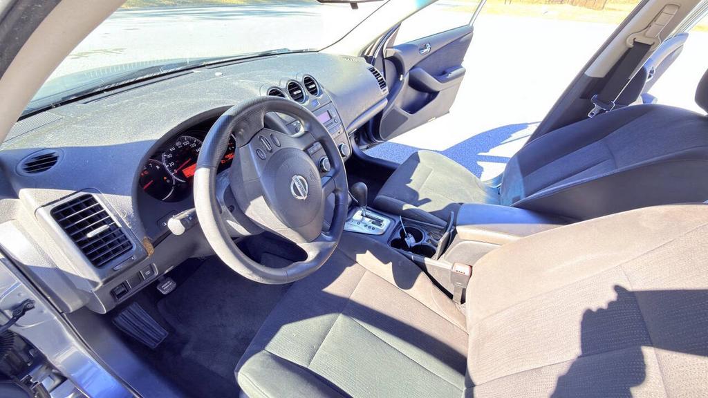 2010 Nissan Altima - $3,500