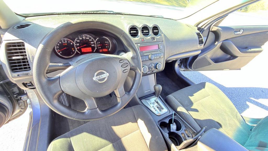 2010 Nissan Altima - $3,500