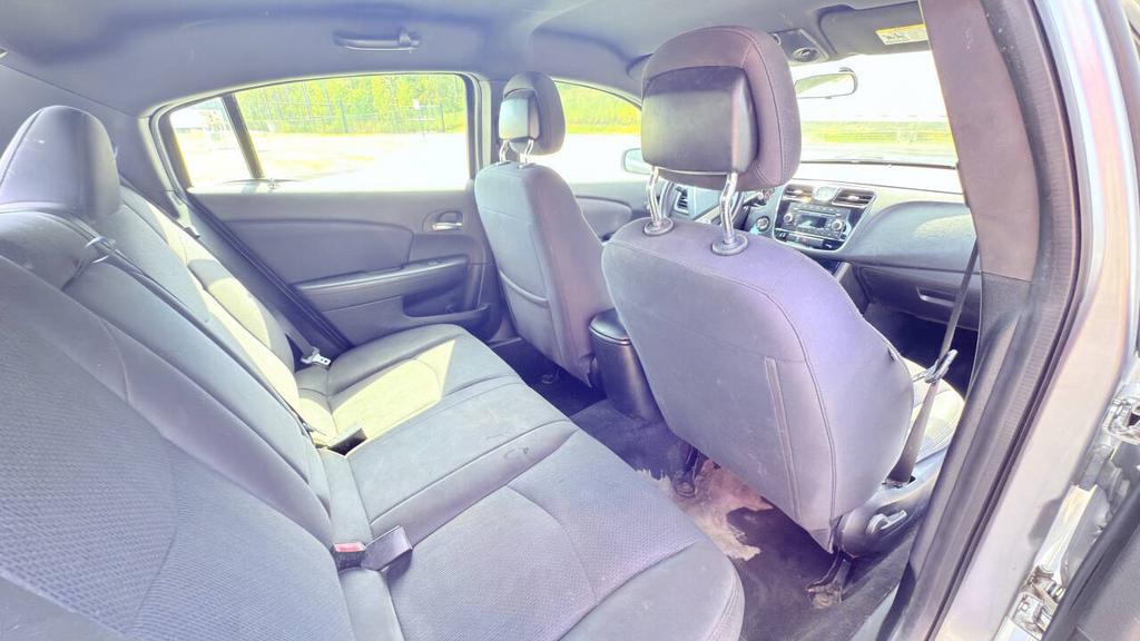 2013 Chrysler 200 - $5,500