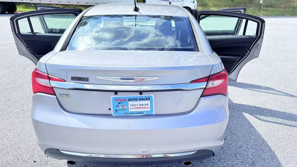 2013 Chrysler 200 - $5,500
