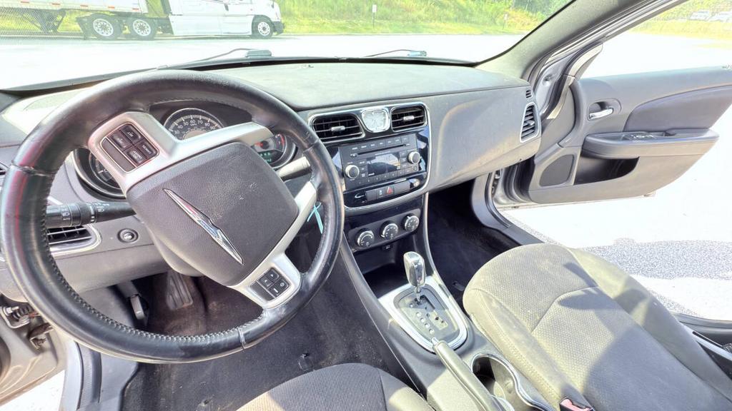 2013 Chrysler 200 - $5,500