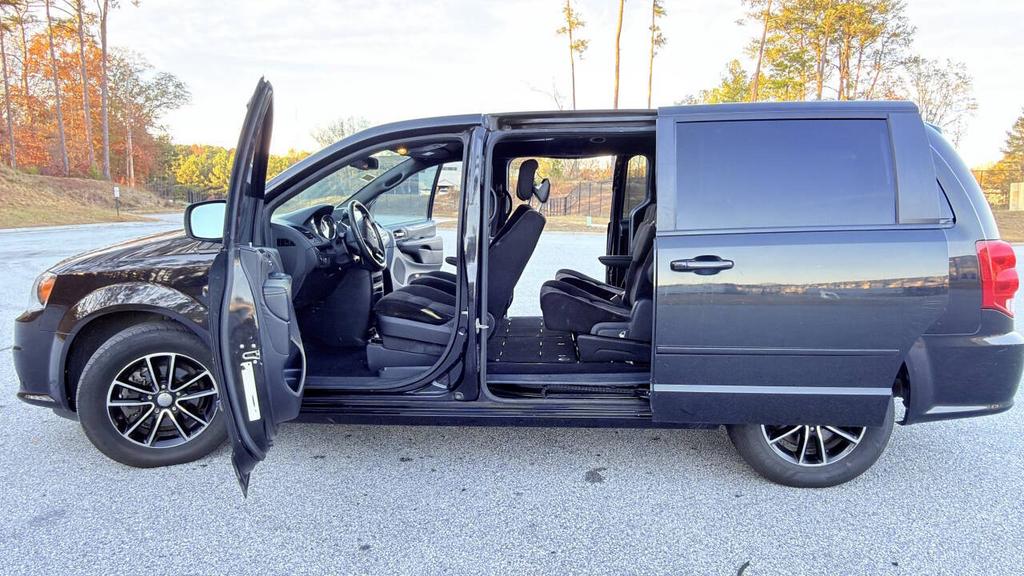 2015 Dodge Grand Caravan - $5,500