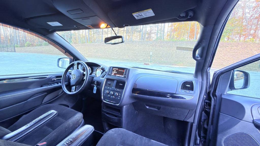 2015 Dodge Grand Caravan - $5,500