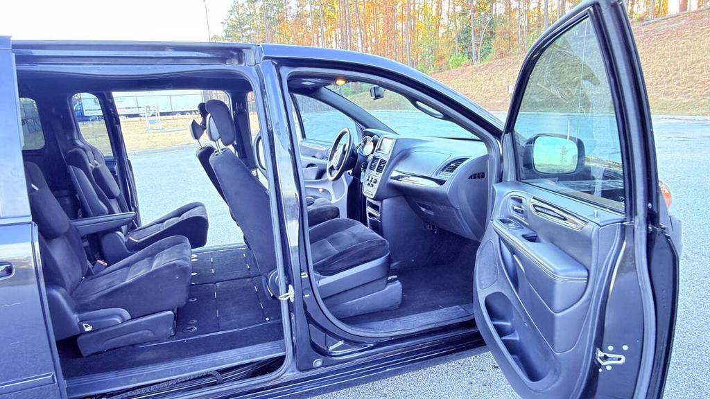 2015 Dodge Grand Caravan - $5,500