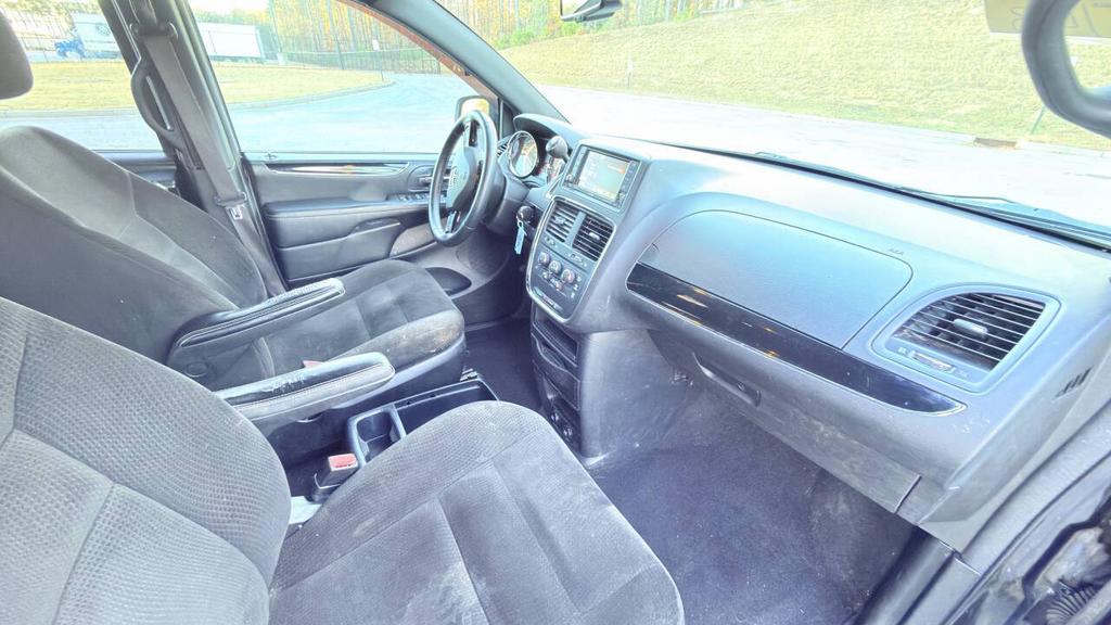 2015 Dodge Grand Caravan - $5,500