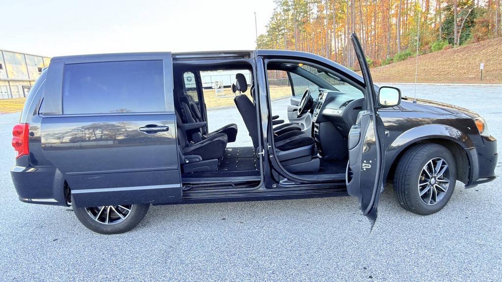 2015 Dodge Grand Caravan - $5,500