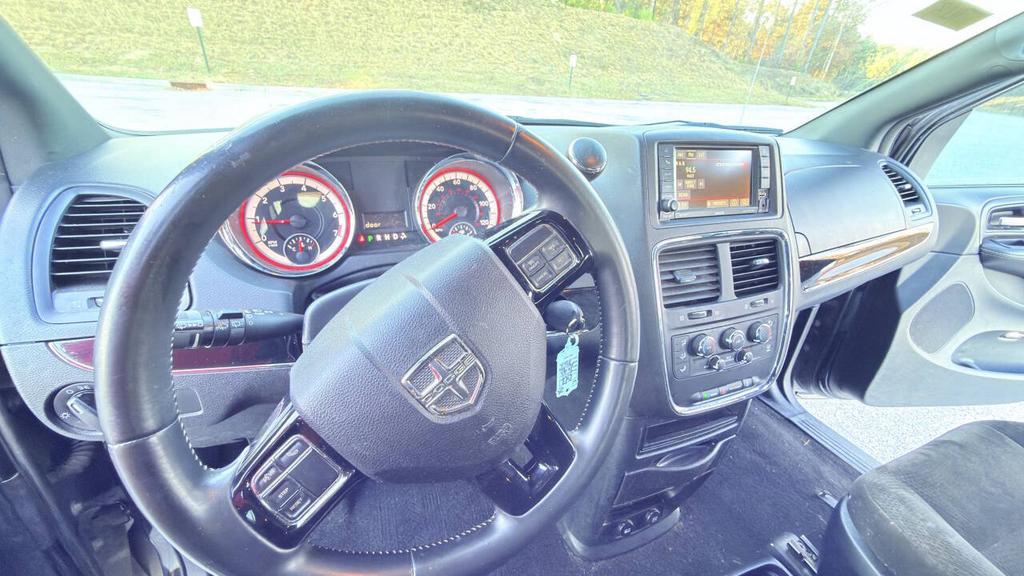 2015 Dodge Grand Caravan - $5,500