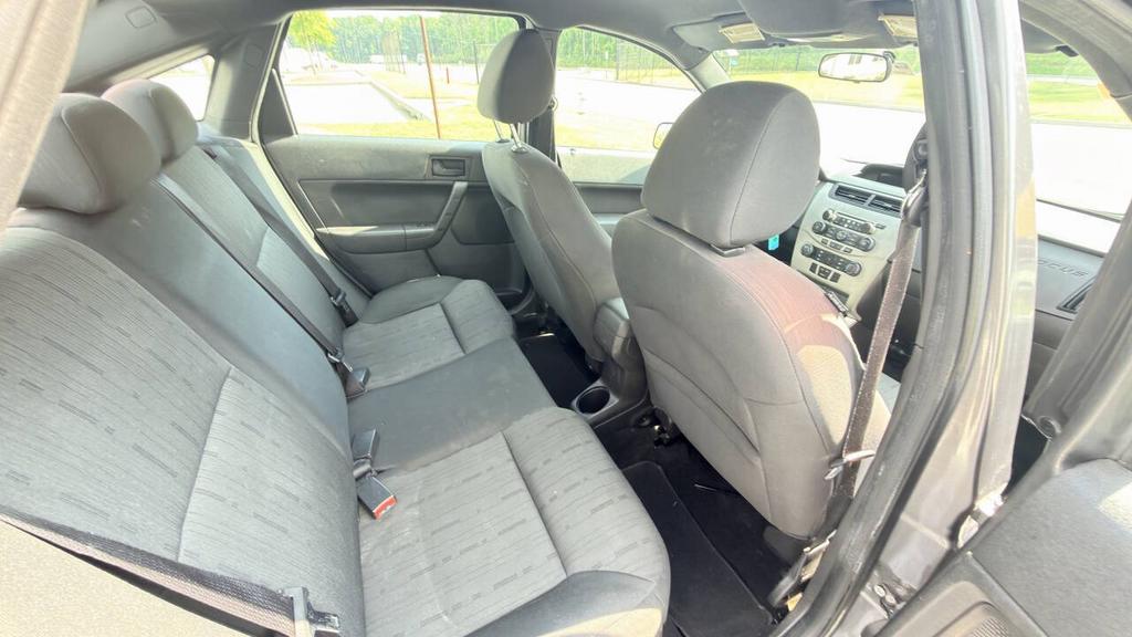 2010 Ford Focus - $2,850