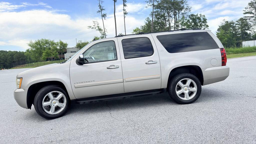 2007 Chevrolet Suburban - $6,900