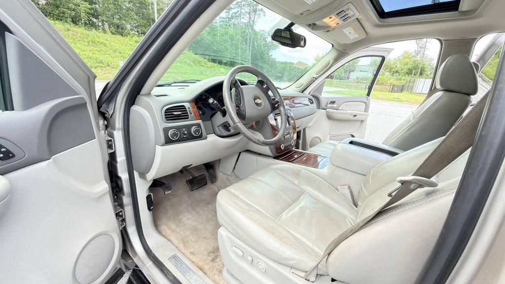 2007 Chevrolet Suburban - $6,900