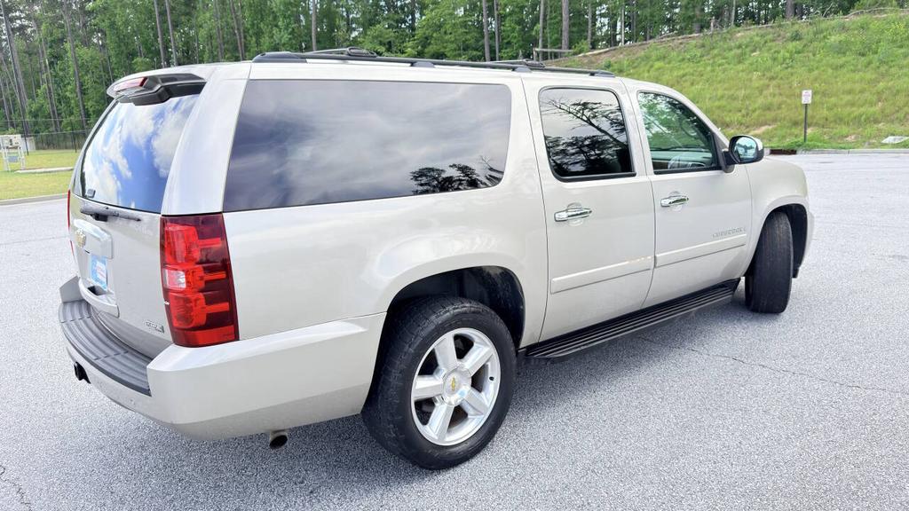 2007 Chevrolet Suburban - $6,900